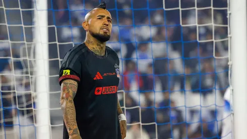 En Colo Colo mantienen el suspenso por renovación de Vidal: "Llegarán los momentos adecuados"