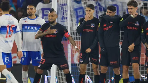 Fernando Ortiz modifica el esquema: Arturo Vidal pasa de la defensa al mediocampo