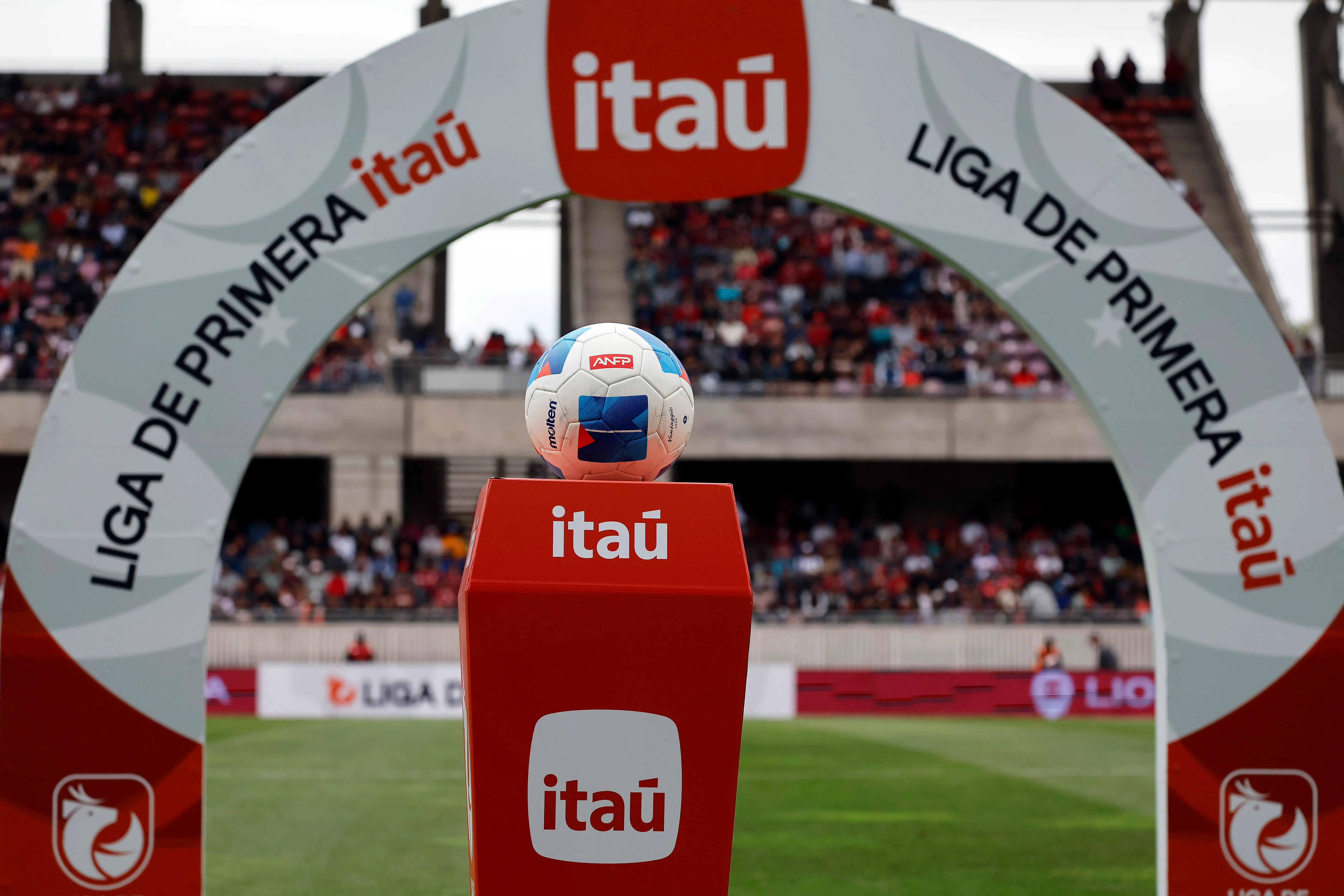 Colo Colo vuelve al Estadio La Portada para enfrentar a La Serena.