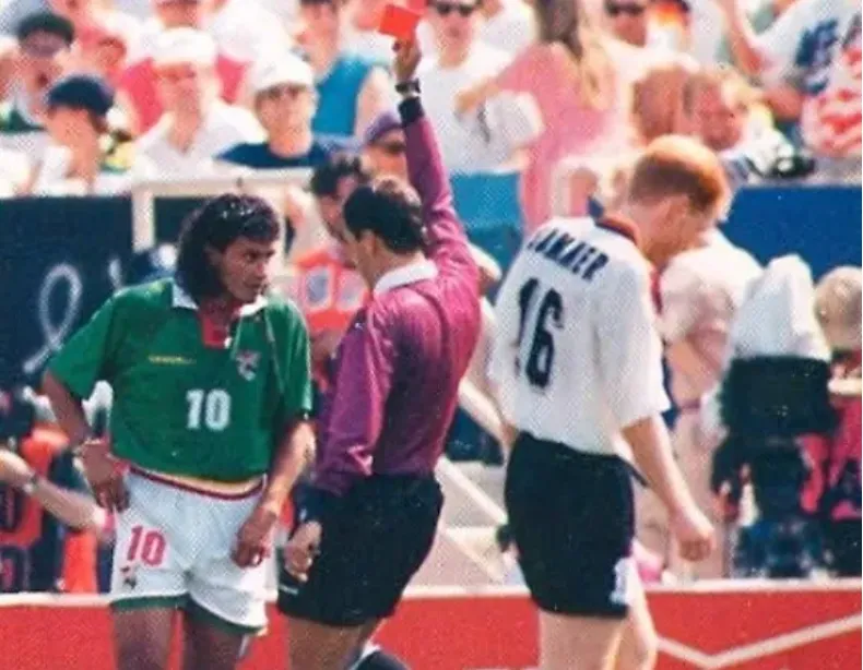 MArco Etcheverry y su temprana expulsión ante Alemania en Estados Unidos 1994 | Foto: Archivo