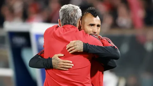 Fernando Ortiz alaba a Arturo Vidal por su rendimiento en triunfo de Colo Colo.