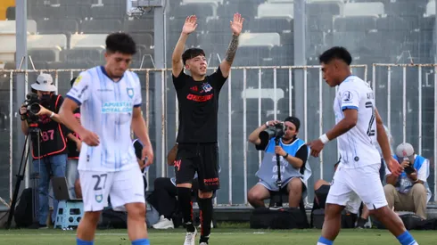Huachipato anuncia venta de entradas para partido con Colo Colo.