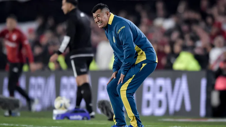 Jorge Almirón es ratificado en Rosario con llamativa frase.