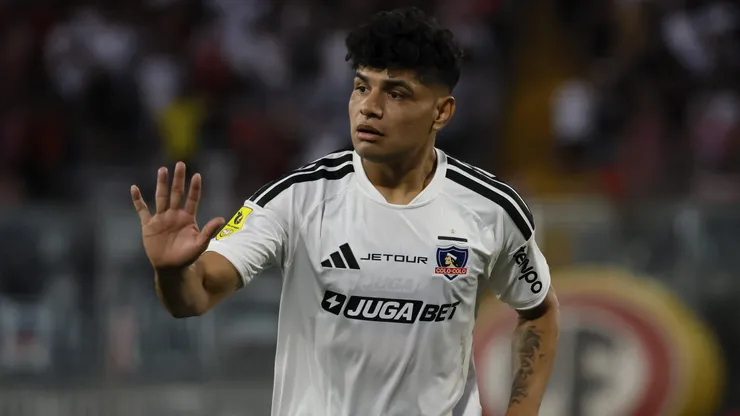 Claudio Aquino suma interesados: el volante de Colo Colo es seguido por Universitario de Perú.