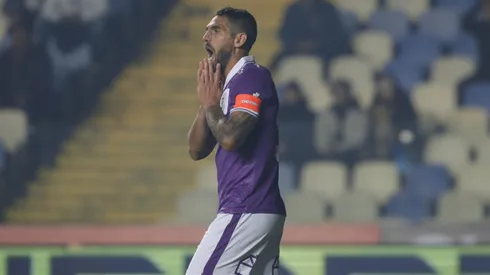 El increíble fallo de Joaquín Larrivey que consumó la eliminación de Colo Colo en la Copa de la Liga.