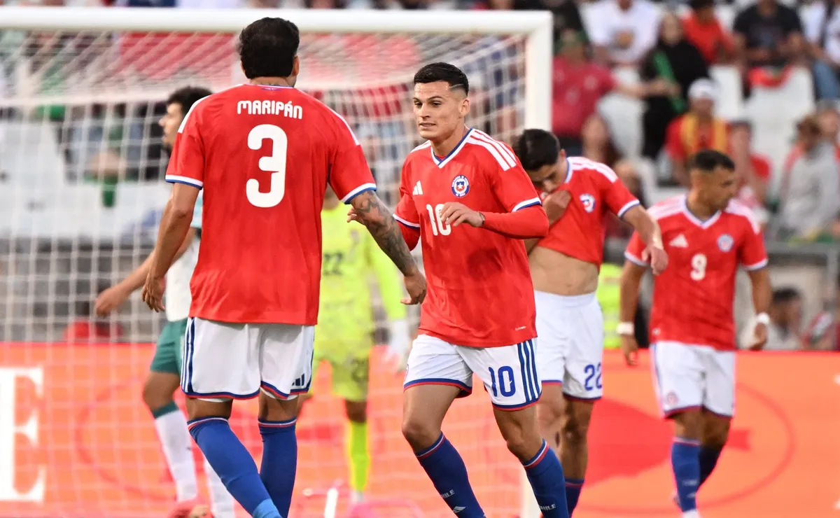 Video: Lucas Cepeda se luce con golazo en derrota de Chile - DaleAlbo
