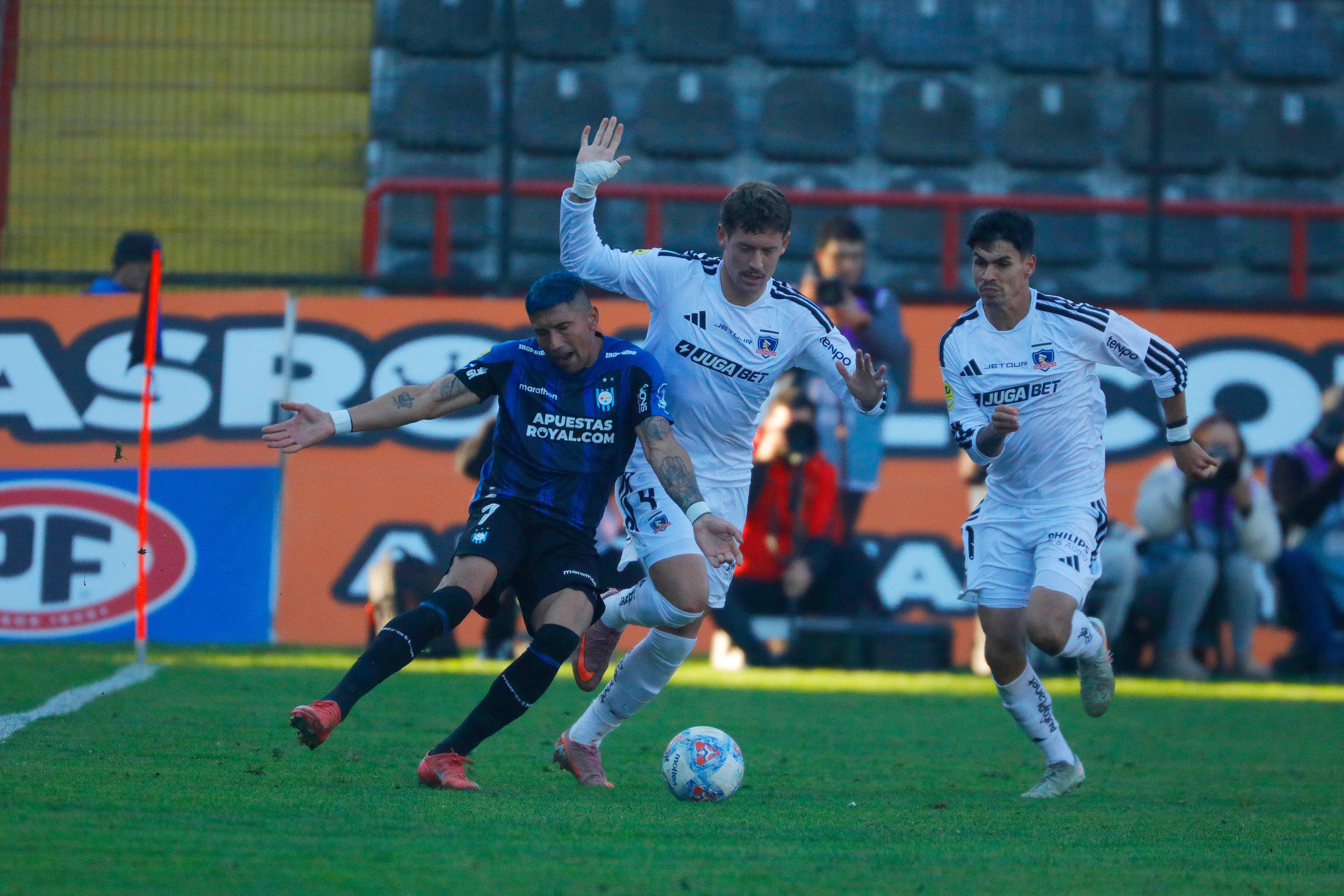 Joaquín Sosa fue uno de los mejores en la derrota de Colo Colo. Imagen: Marco Vazquez/Photosport
