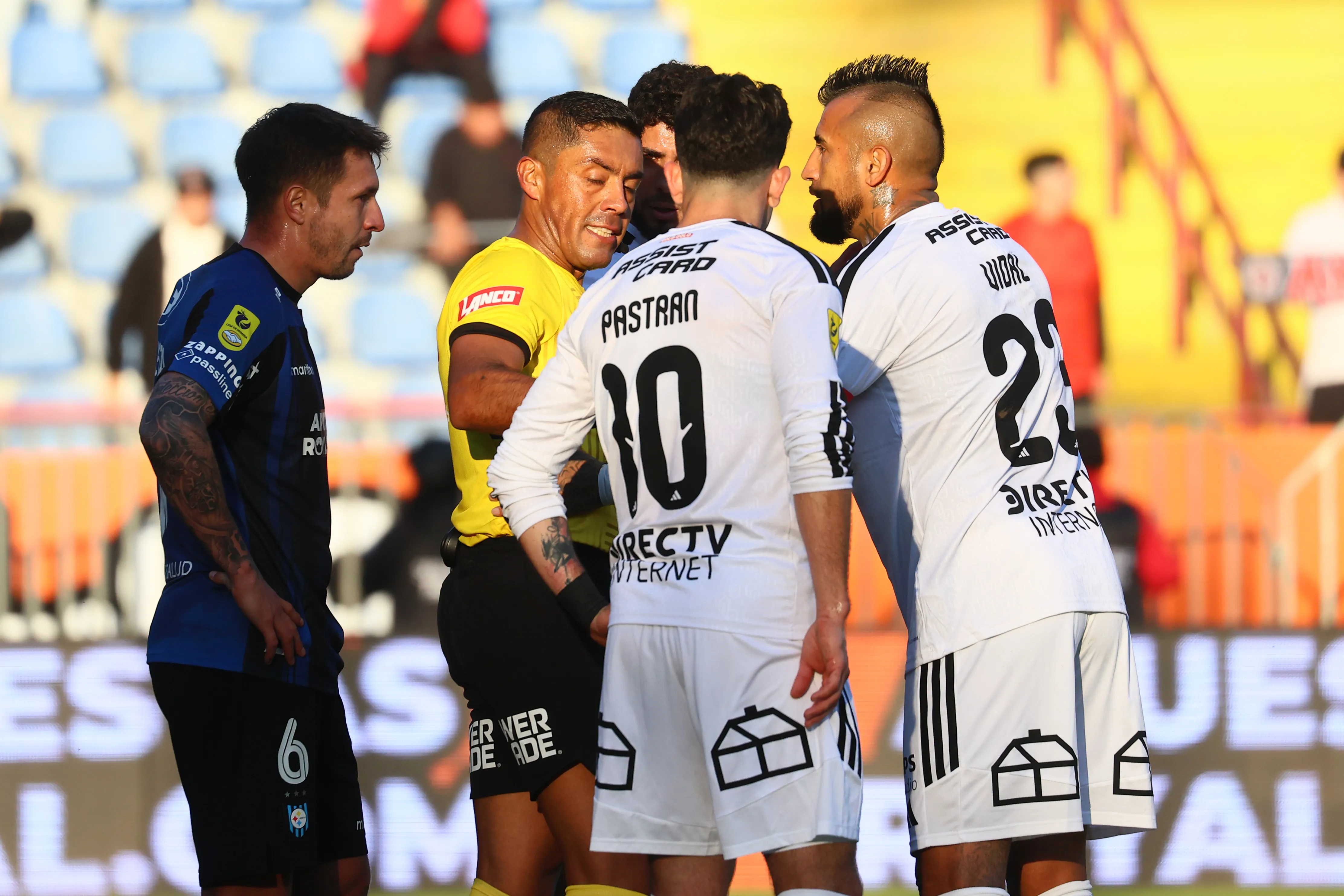 Colo Colo criticó fuertemente al arbitraje. Imagen: Eduardo Fortes/Photosport