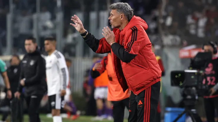 La arenga de Fernando Ortiz en el camarín de Colo Colo.