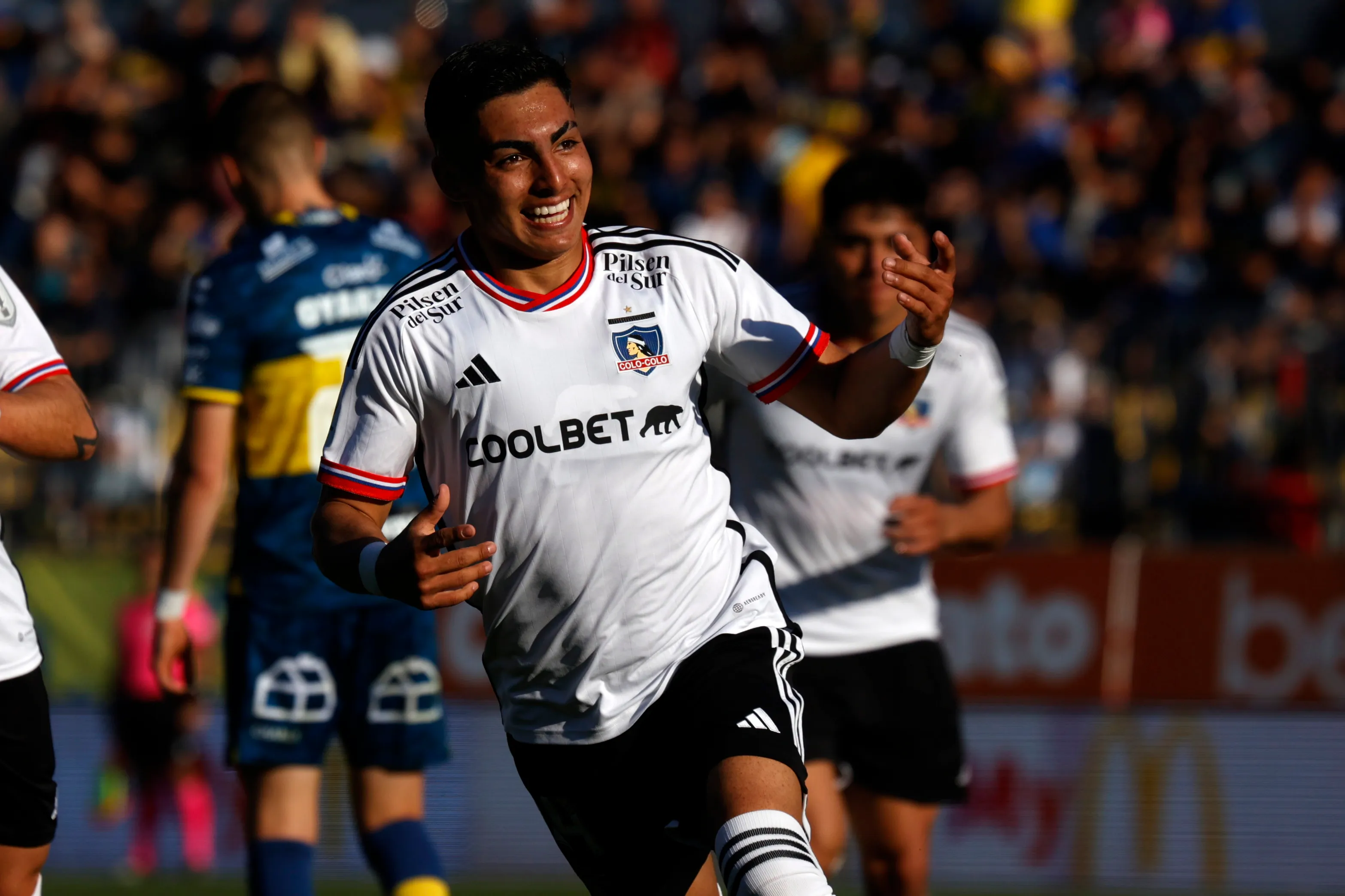 Jordhy Thompson es el jugador que piden muchos hinchas de Colo Colo en redes sociales | Foto: Photosport