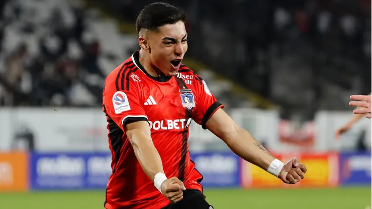 Jordhy Thompson llega al Estadio Monumental para apoyar a Colo Colo