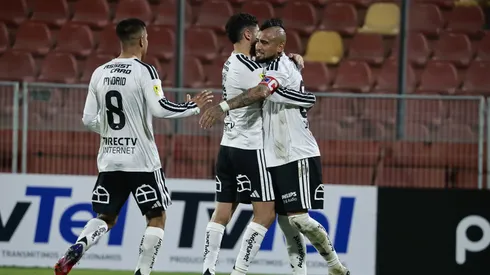 Video: Vidal pidió el penal, se impuso a sus compañeros y marcó para Colo Colo