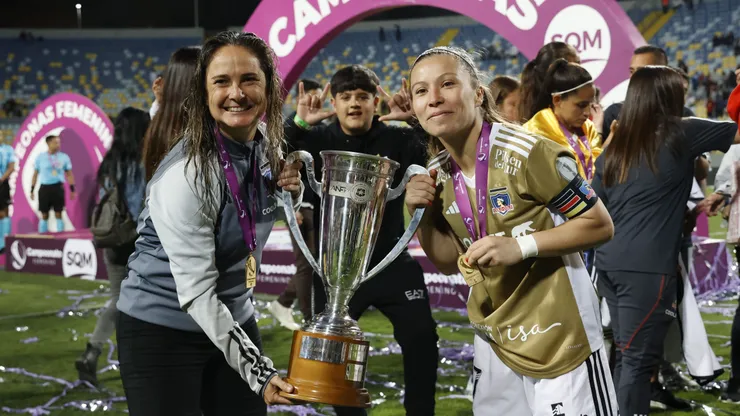 Tatiele Silveira escribe su propia historia como DT de Colo Colo Femenino.