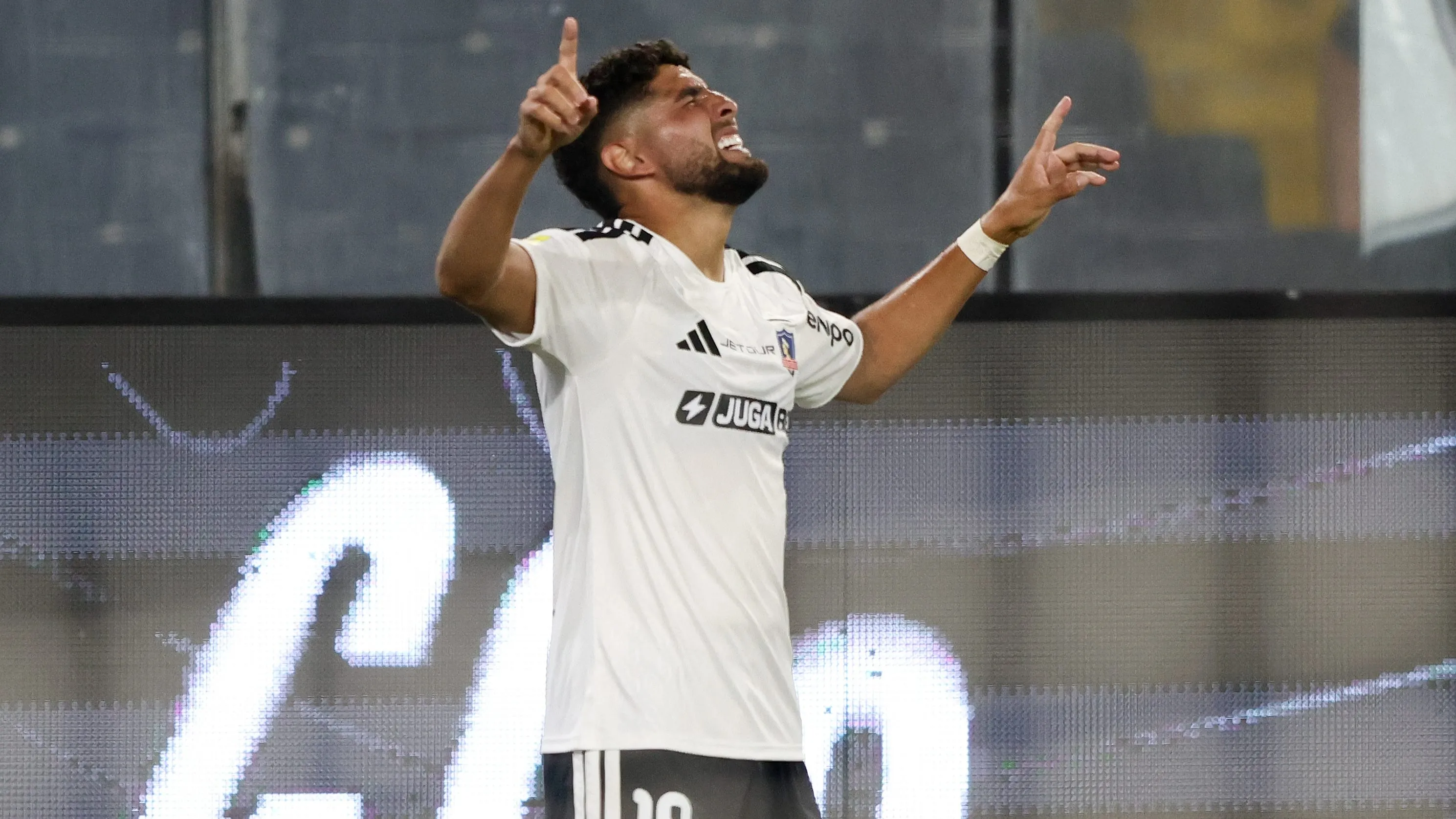 Maximiliano Romero quiere quedarse en Colo Colo.