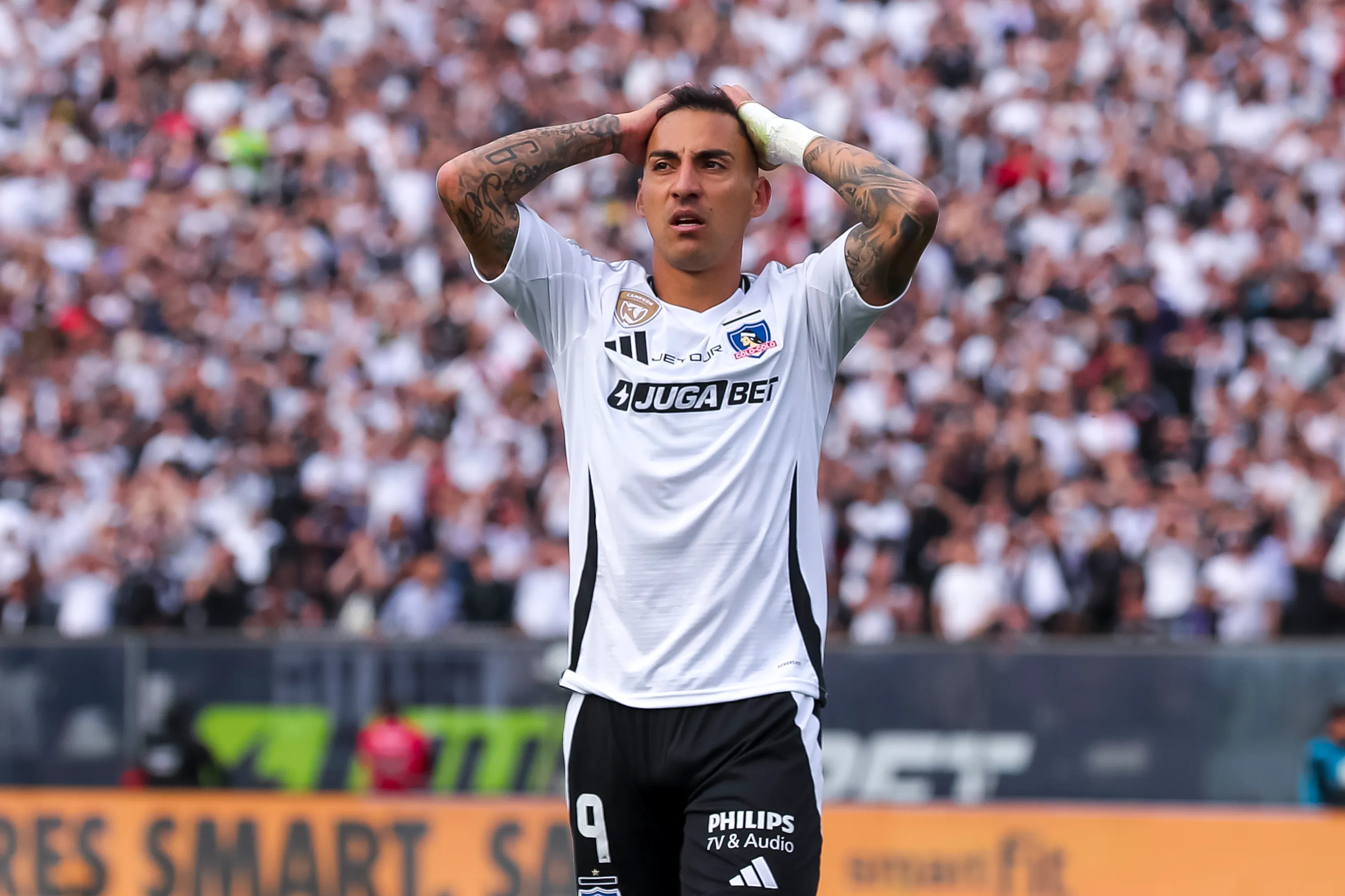 Aníbal Mosa se mostró muy enojado por el castigo a Javier Correa | Foto: Photosport