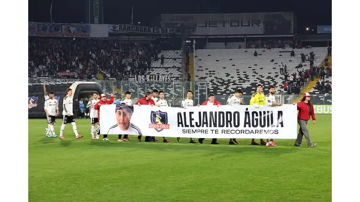 El lienzo de Colo Colo en memoria de Alejandro Águila.