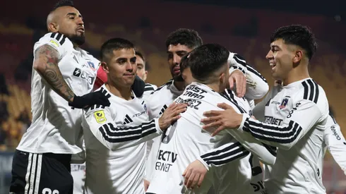 Colo Colo golea a Unión Española y se escapa en la cima del grupo E.