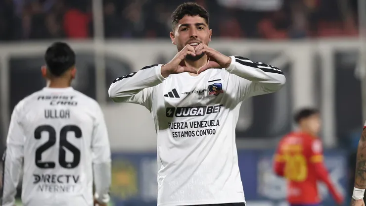 Maxi Romero anotó dos goles ante Unión Española.