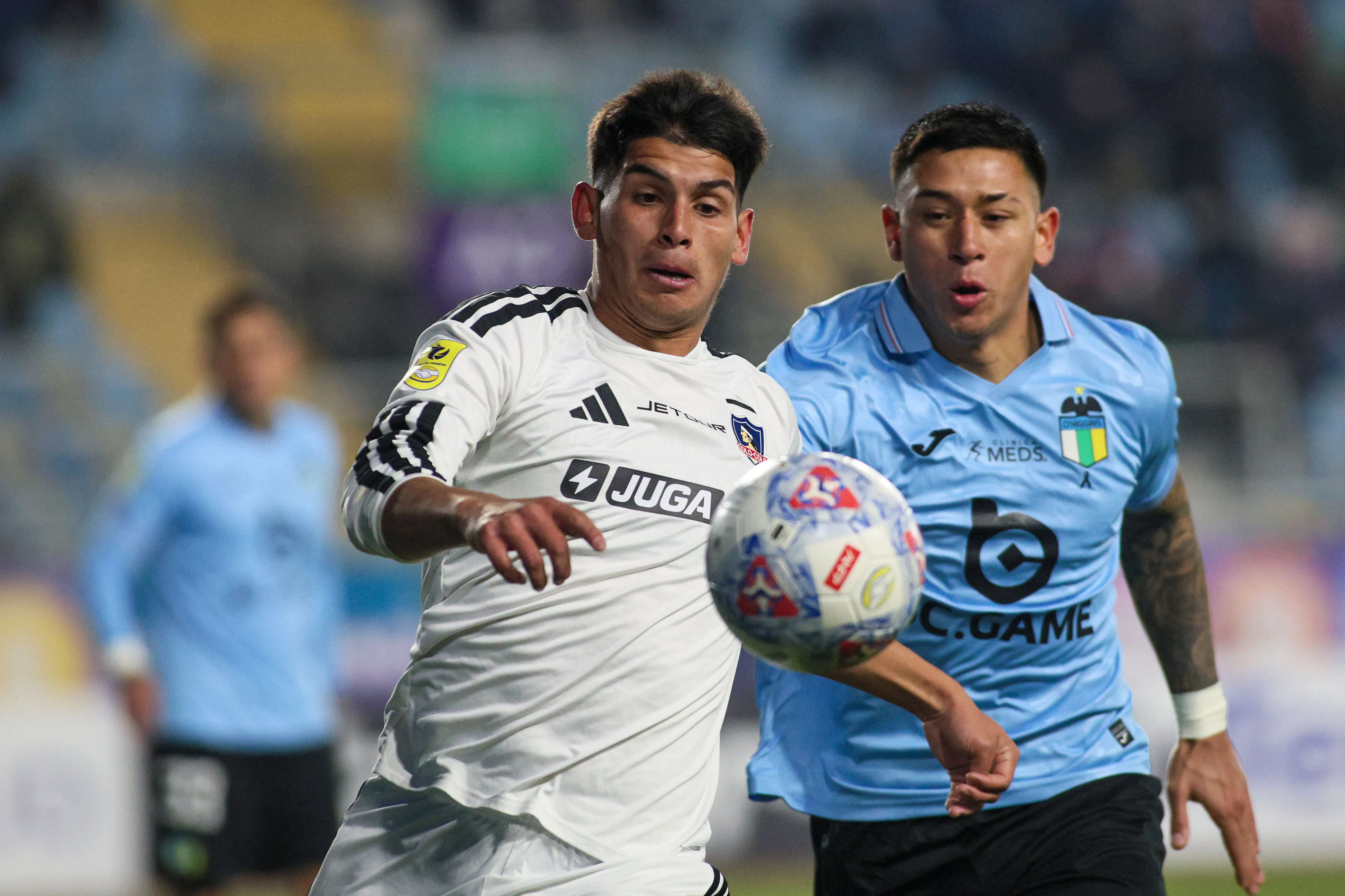 Poco y nada pudo hacer Yastin Cuevas en Colo Colo ante O’Higgins. Imagen: Jorge Loyola/Photosport
