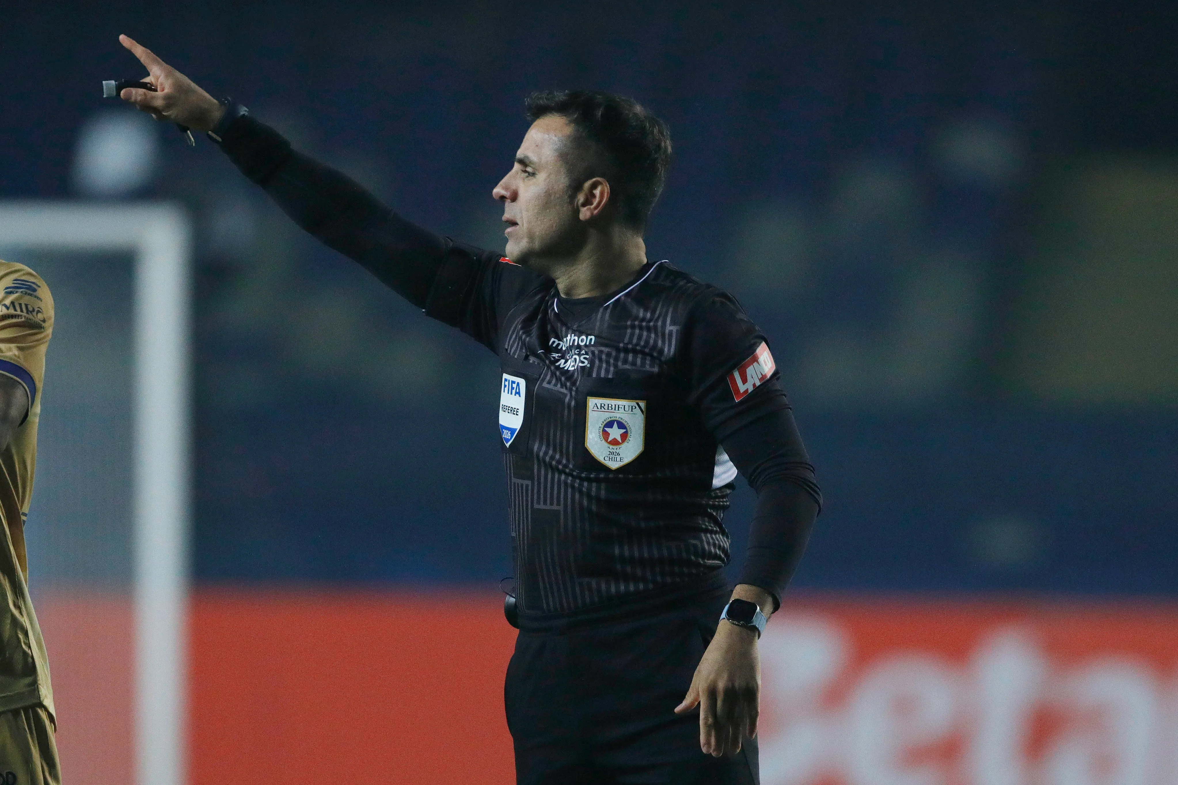 Piero Maza será el árbitro de Colo Colo vs Recoleta en la Copa Chile 2026.Imagen: Marco Vázquez/Photosport