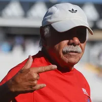Carlos Caszely sorprende y asegura que Colo Colo no necesita nuevos refuerzos