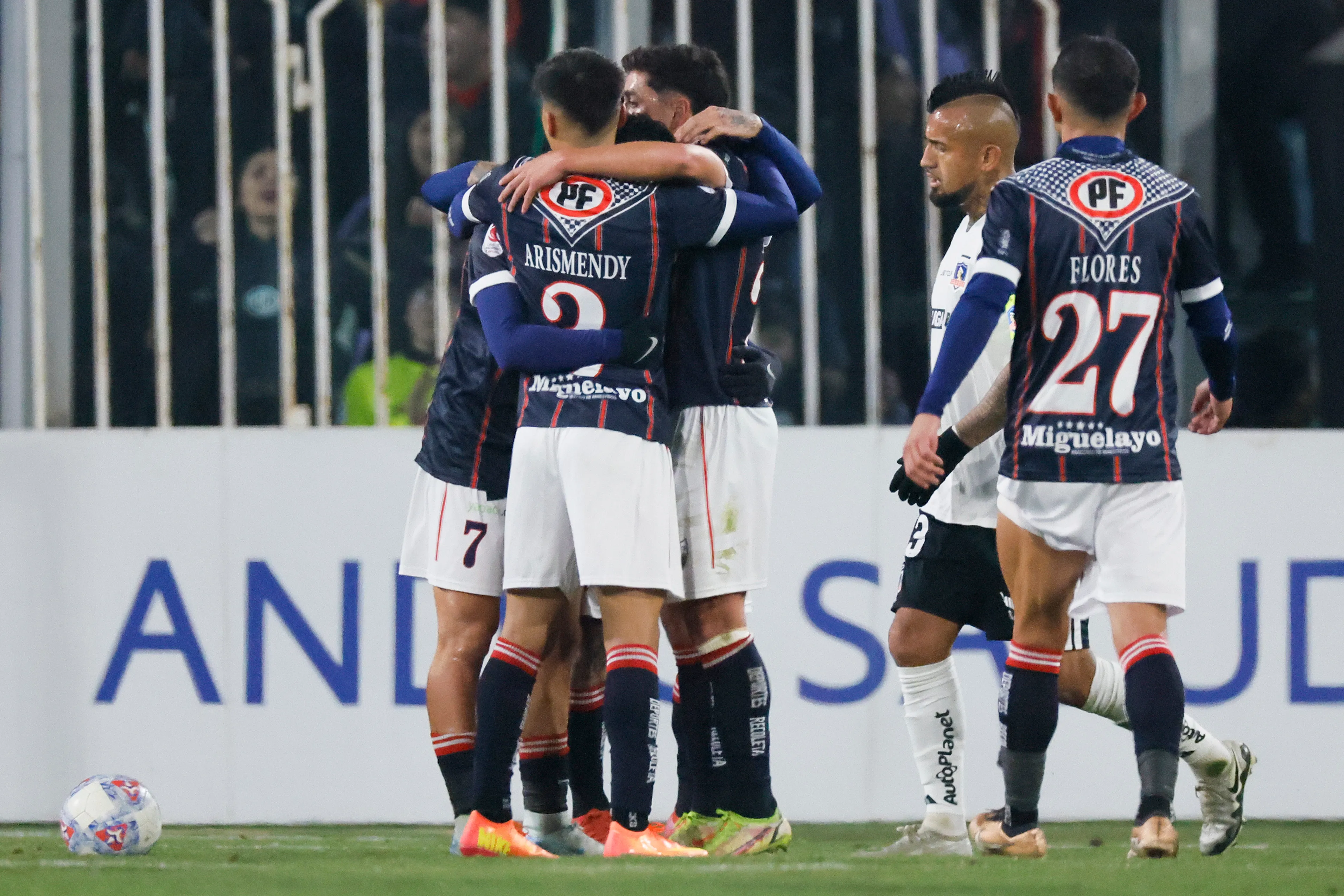 Branco Provoste puso el 1 a 0 en Macul desde el lanzamiento penal. 