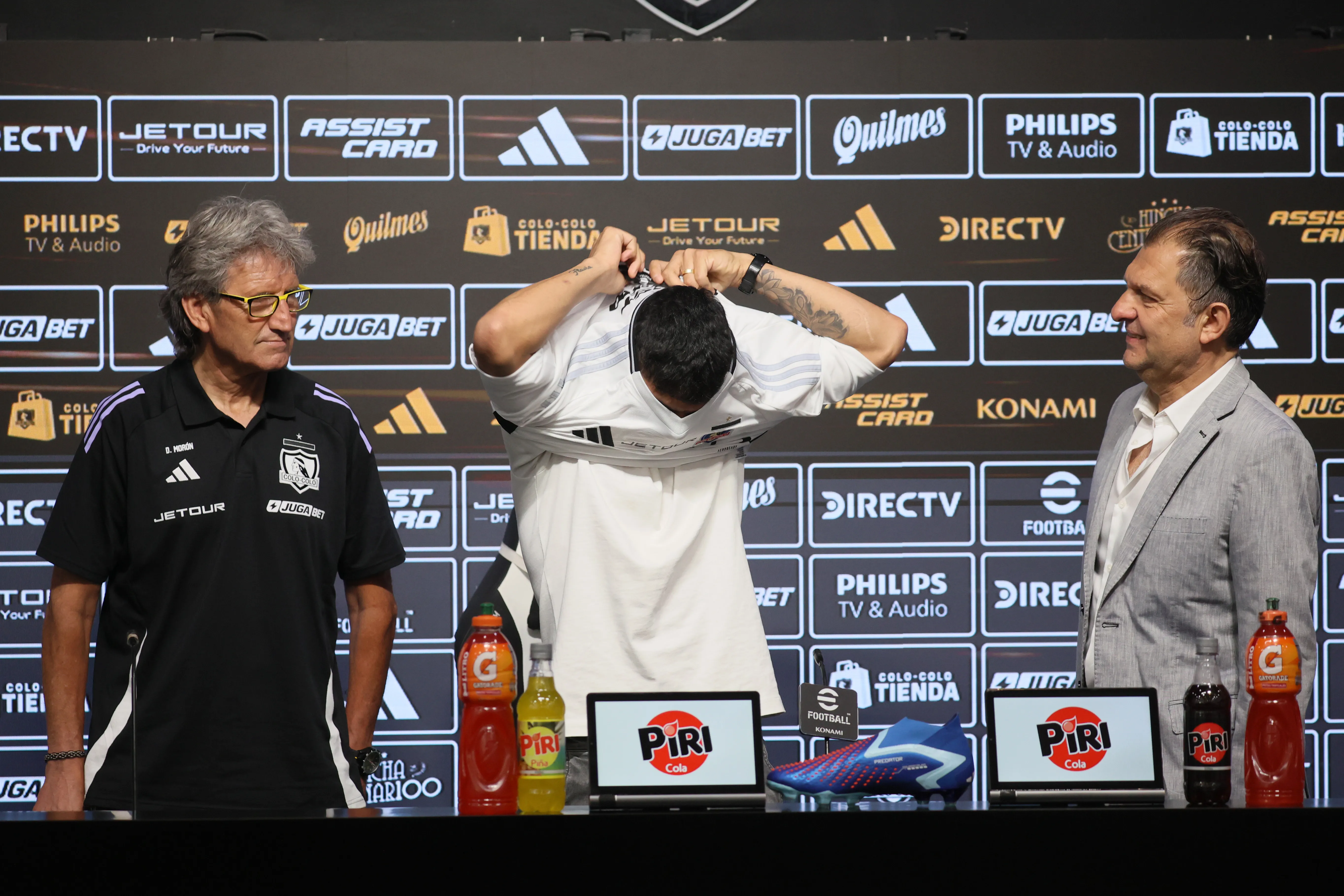 Colo Colo tiene hasta el 14 de agosto para contratar jugadores | Foto: Photosport