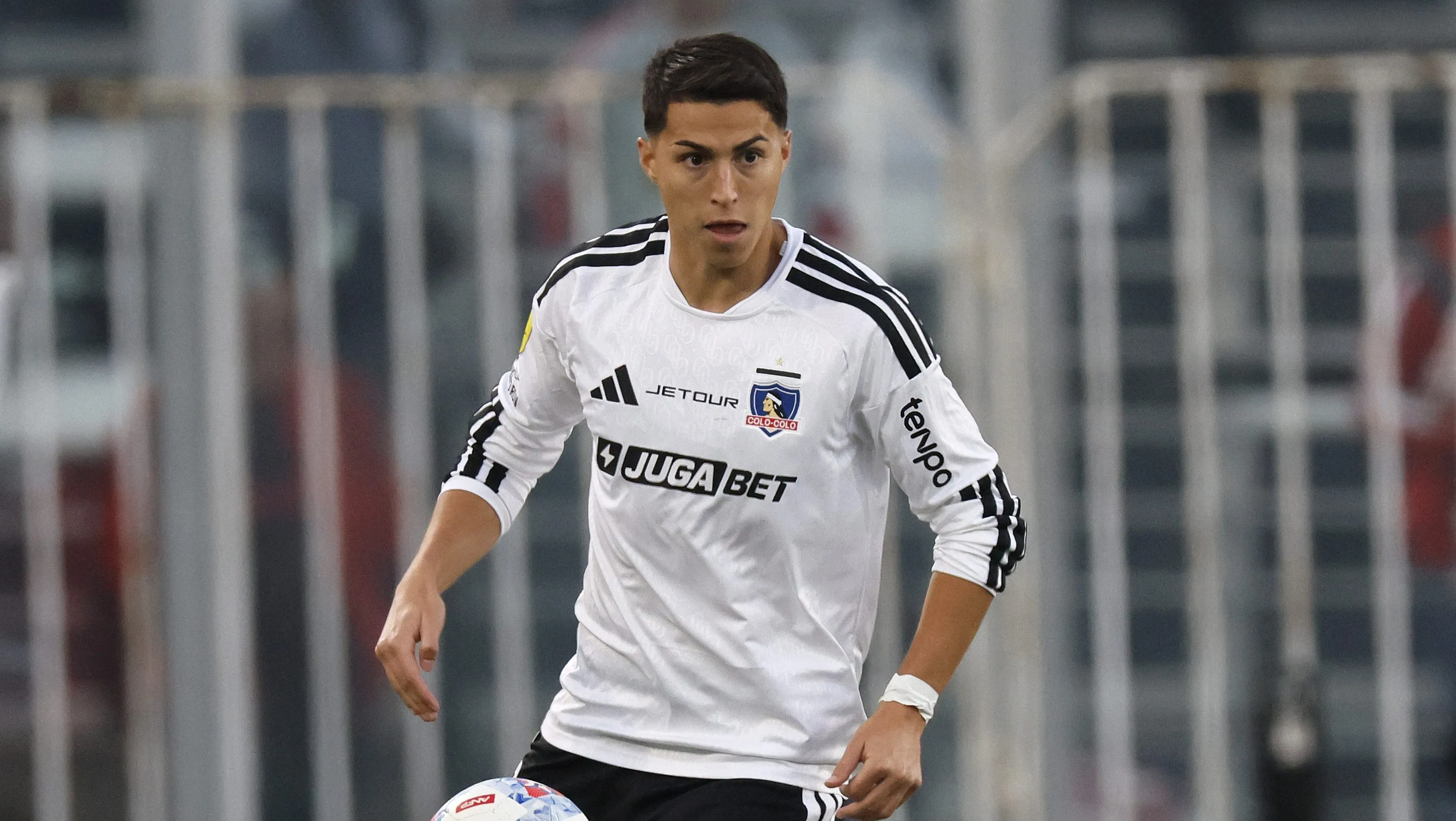 Jonathan Villagra sigue trabajando en su recuperación en Colo Colo.
