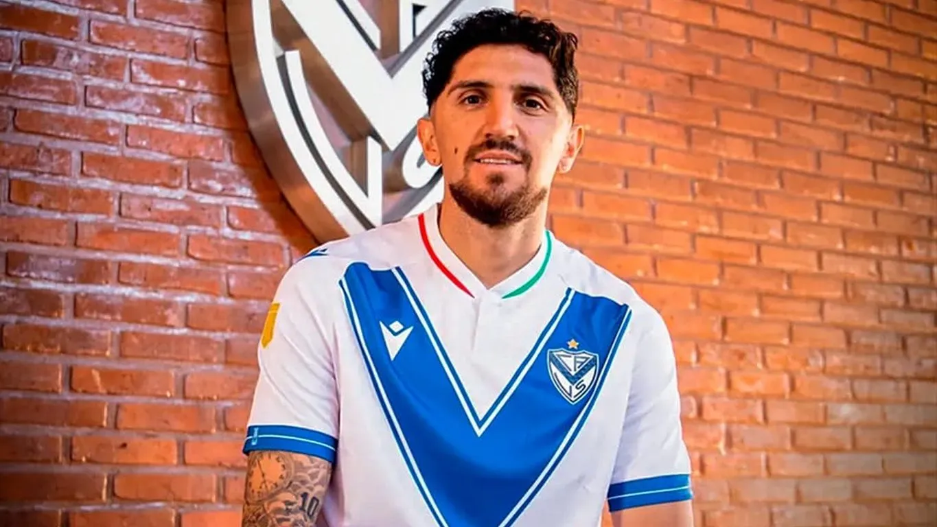 Colo Colo sigue intentando contratar a Diego Valdés | Foto: Vélez