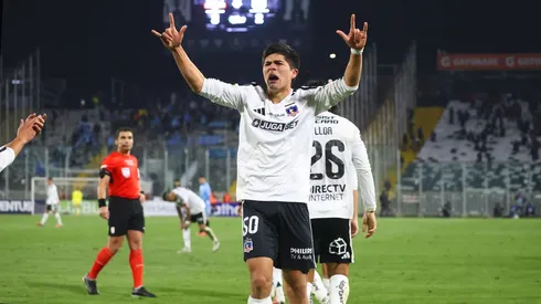 Un sueño más cumplido: Felipe Raipán firma su primer contrato profesional con Colo Colo