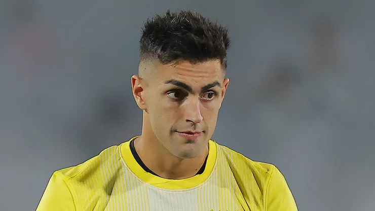Fue DT de Santiago Mele en Uruguay y cuenta qué puede aportar a Colo Colo si se concreta su fichaje.