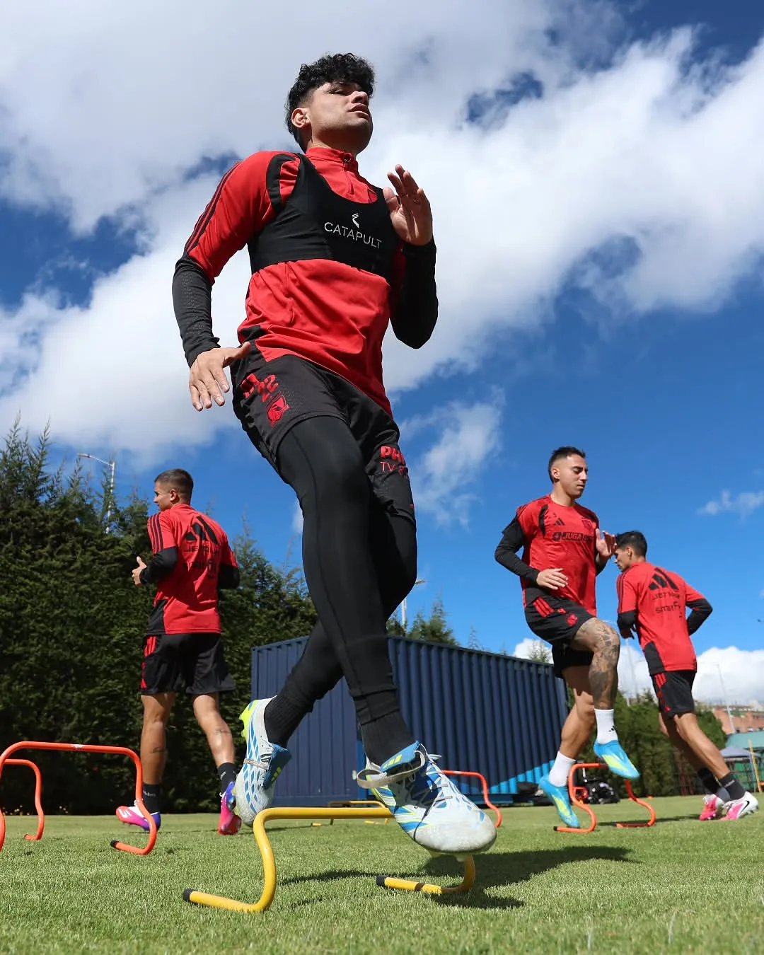 Claudio Aquino entrena normal en Colo Colo.