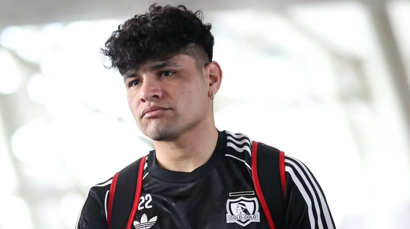 Claudio Aquino no lo pasa bien en Colo Colo.