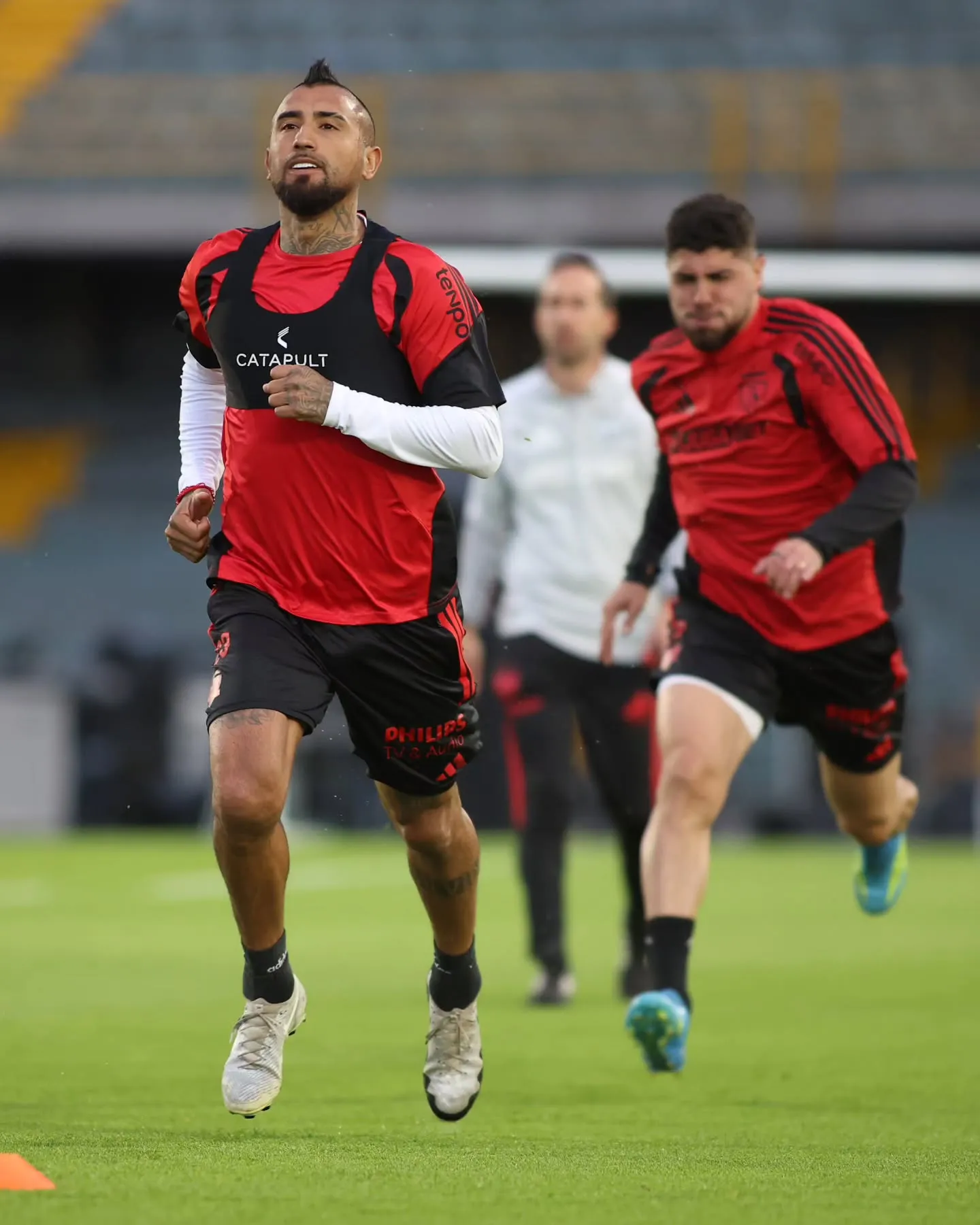 Arturo Vidal será titular en Colo Colo vs Millonarios.