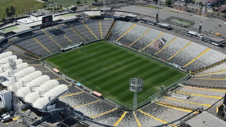 El especial cuidado de Colo Colo con la cancha del Estadio Monumental tras sistema frontal.