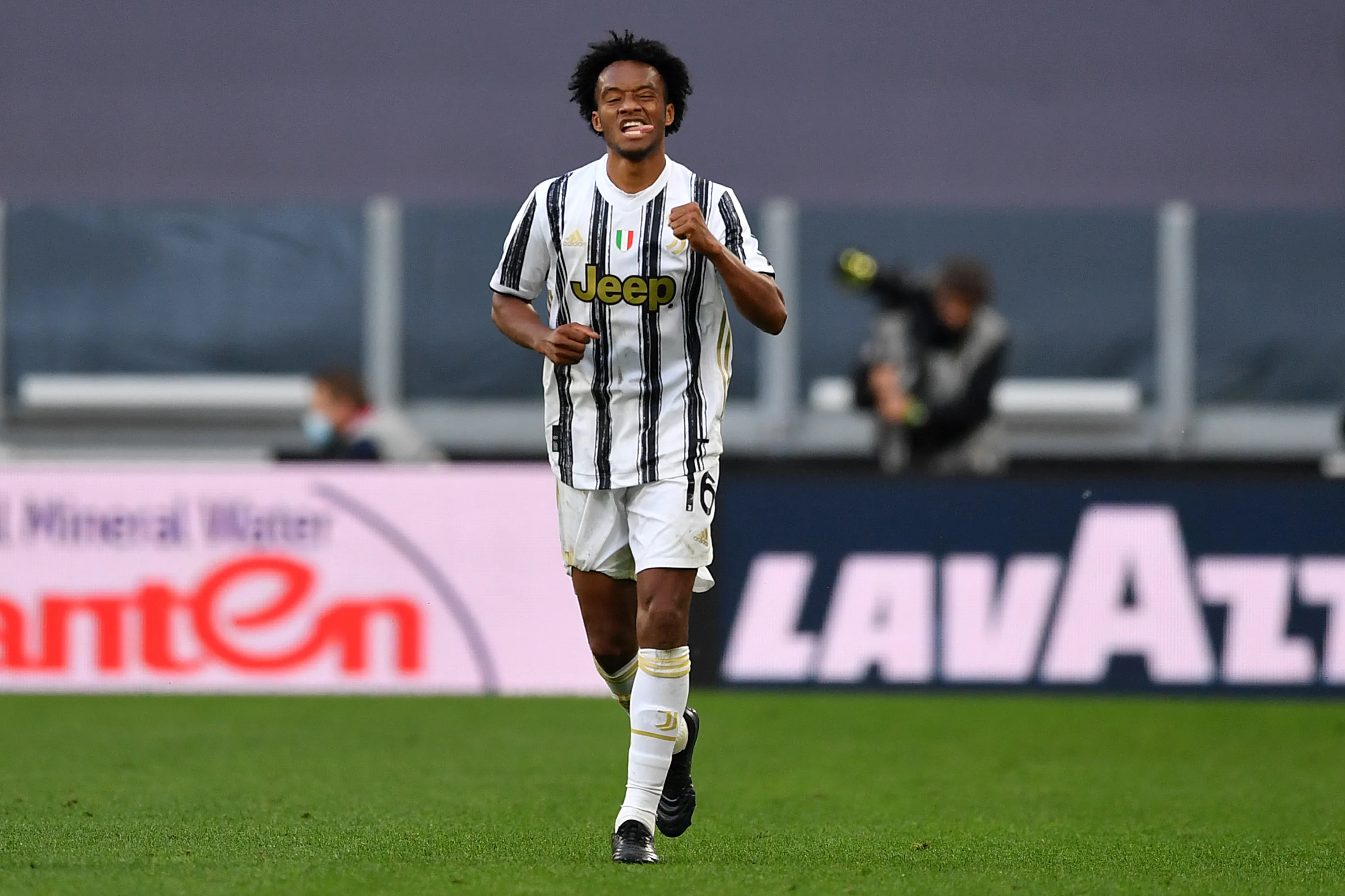 El exjugador de la Juventus volvió a hacerle ojitos al Cacique.