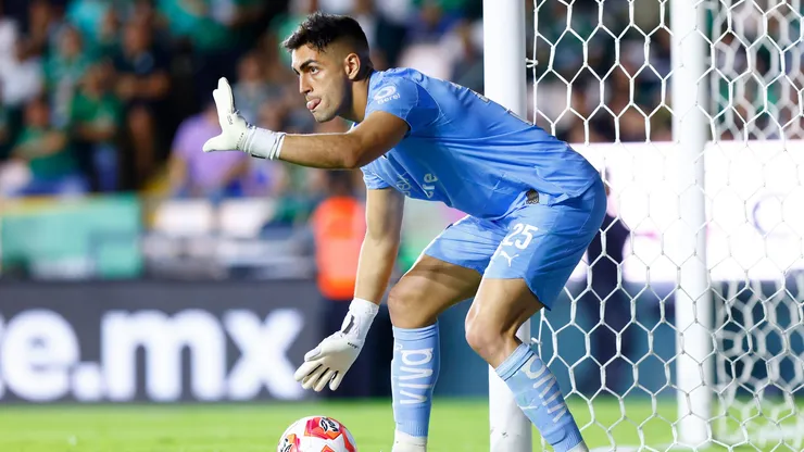 Eduardo Lobos critica a Colo Colo por el fichaje de Santiago Mele.