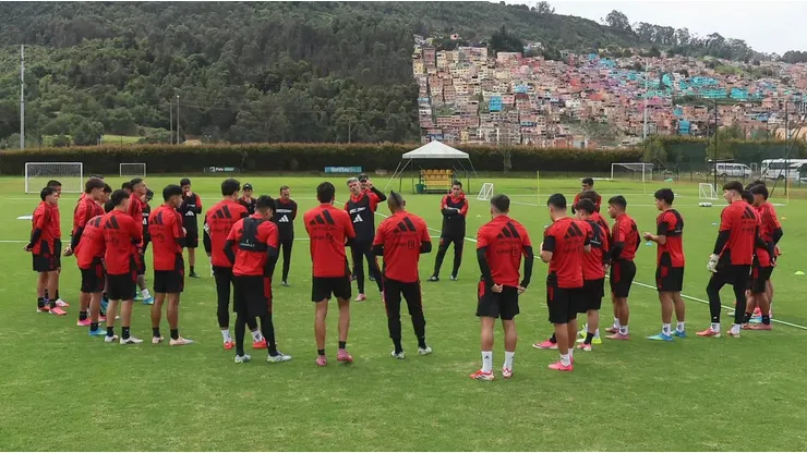 Colo Colo confirma convocatoria con cuatro novedades para duelo ante Limache.