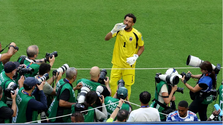 De aprender a atajar en Youtube al once ideal del Mundial: La increíble historia de Vozinha