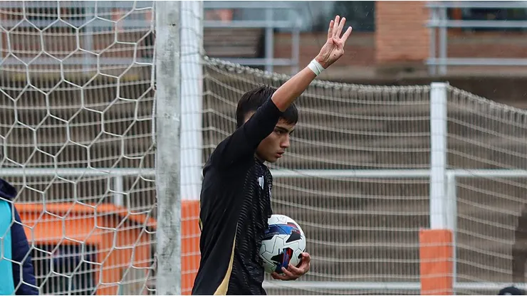 Cantera de Colo Colo brilla: goleadas y una gran actuación del hijo de Correa.