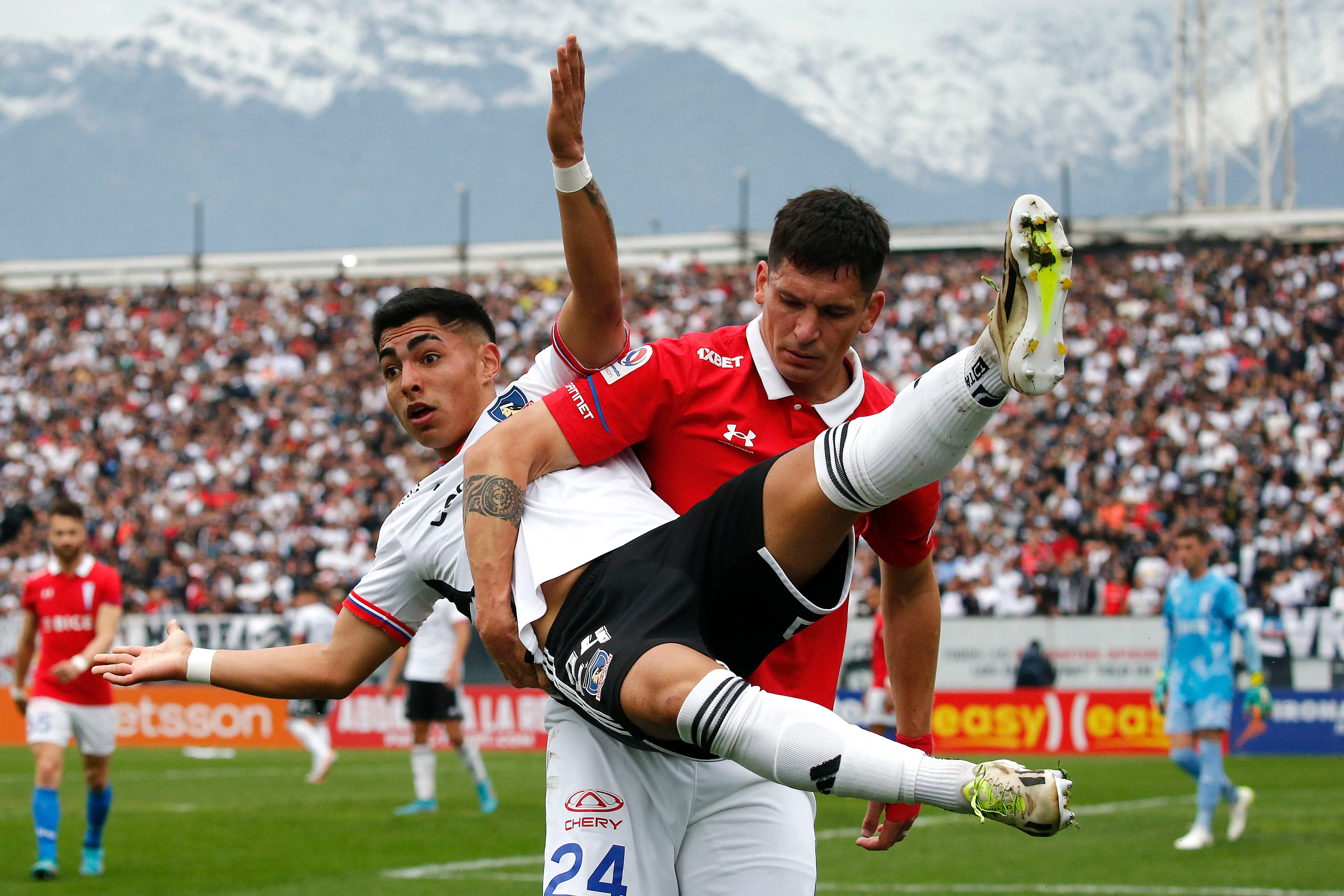 Este jueves, Jordhy Thompson confirmó que no llegará a Colo Colo. 