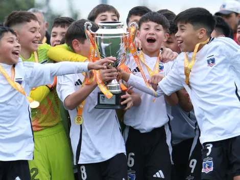 Colo Colo Sub 11 y 12 dan la vuelta olímpica frente a la U