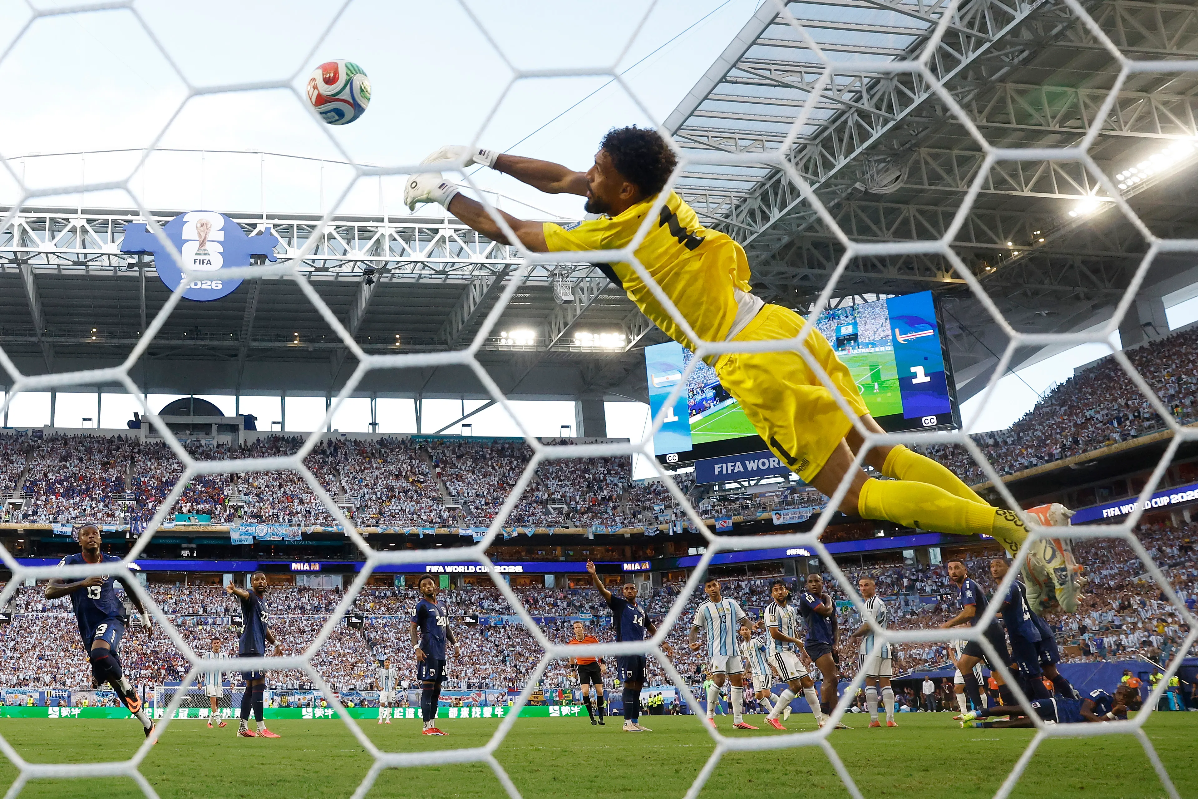 Los números de Vozinha previo a firmar por Colo Colo.Imagen: Darrian Traynor/Getty Images