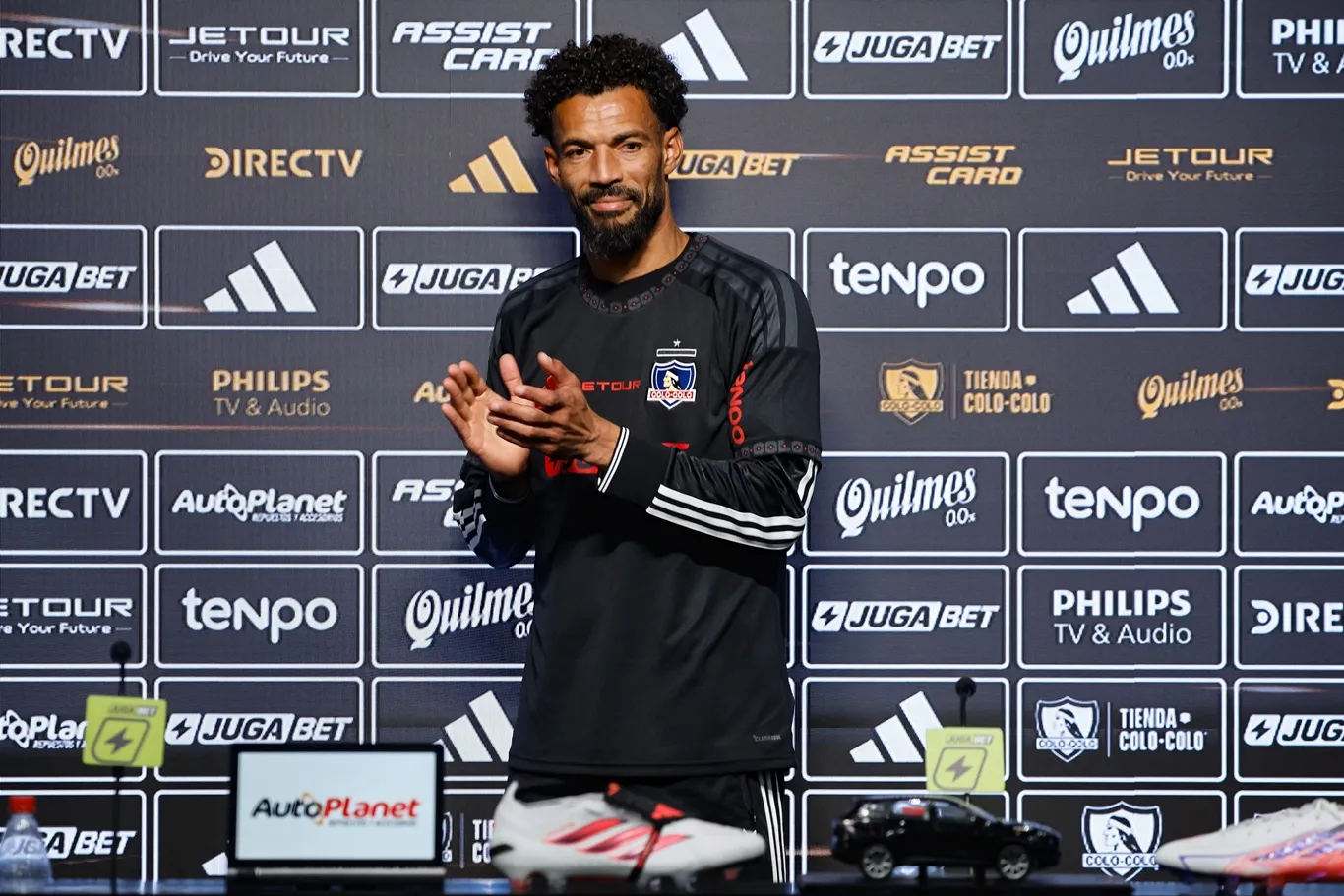 Vozinha relata cómo fue su primer día en Colo Colo. 