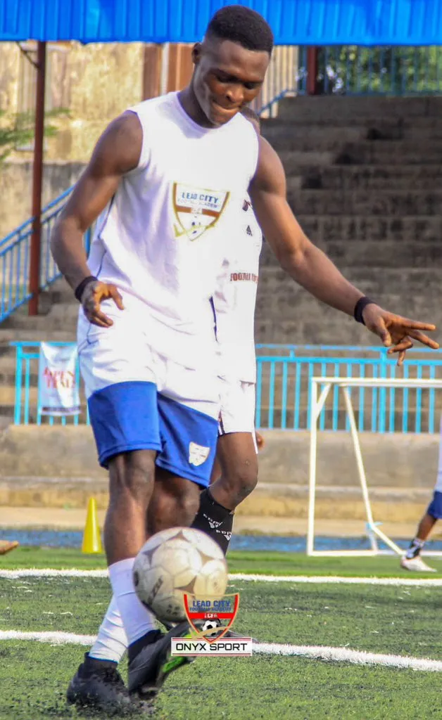 Richard Oluwamayowa pide una prueba en Colo Colo.Imagen: X de Richard Oluwamayowa