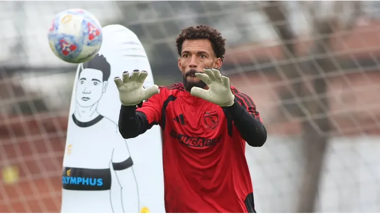 Vozinha trabaja extra para debutar en Colo Colo,