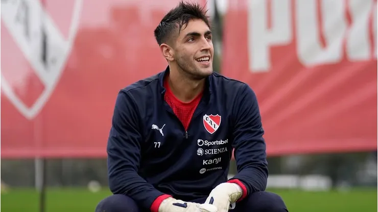 Arquero que rechazó a Colo Colo fue goleado en su debut en Independiente.