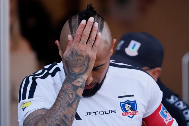 En caso de recibir otra en el partido de este domingo ante O’Higgins, el King quedará fuera del clásico mayor de nuestro fútbol.