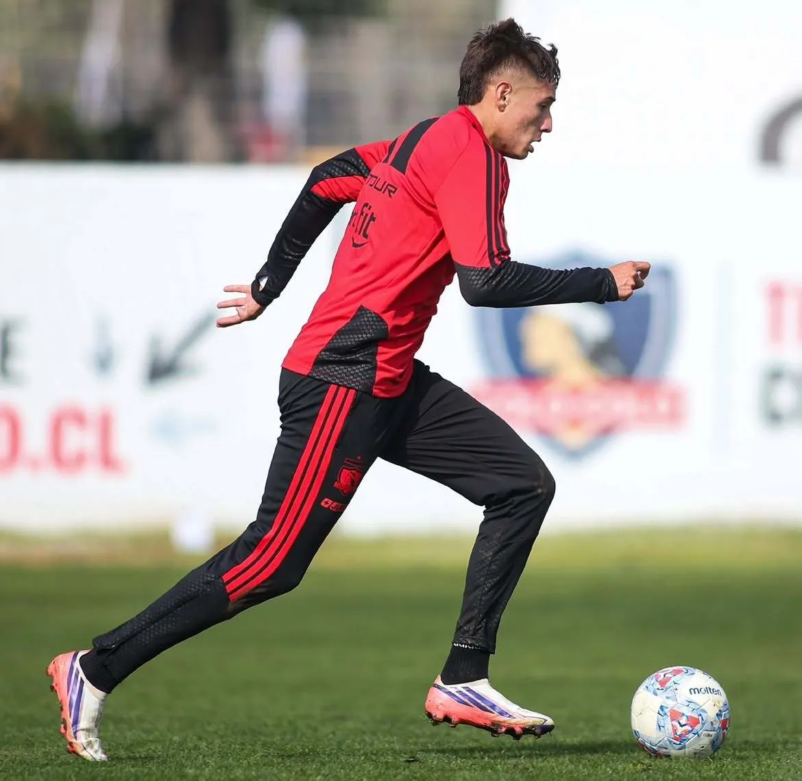 Sólo un par de entrenamientos le bastaron a Iván Román para ganarse un lugar en la convocatoria ante O’Higgins. 