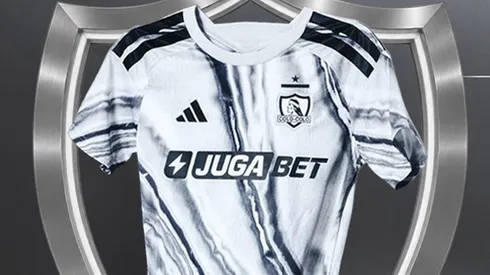 Colo Colo presentó su nuevo camiseta.
